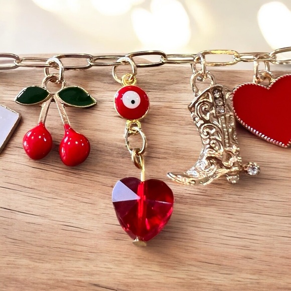Whimsical Adorable Gold and Red Toned Charm Bracelet Adjustable Chain 7”-9” - Picture 14 of 17